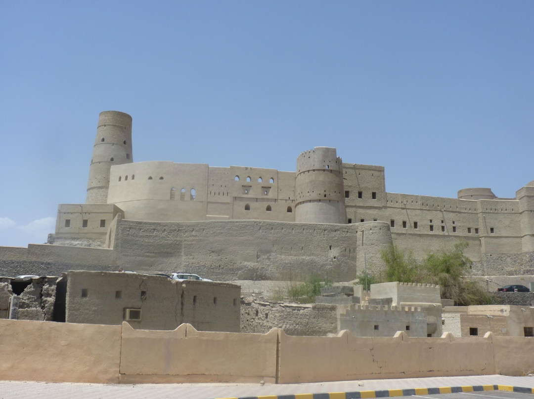 巴赫拉堡-尼日瓦必去景点