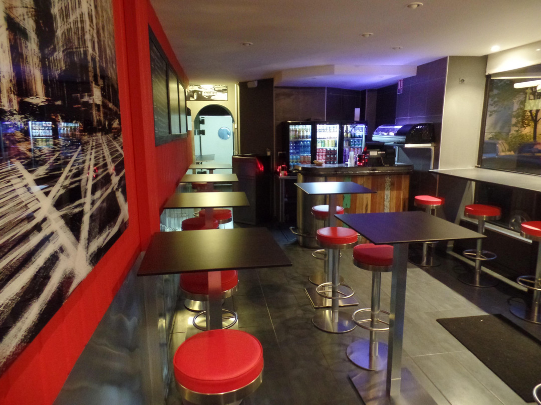 Vaux-sur-Seine餐馆和美食-Le Calmos