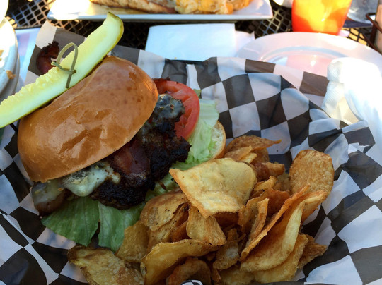 Hightopps Backstage Grille