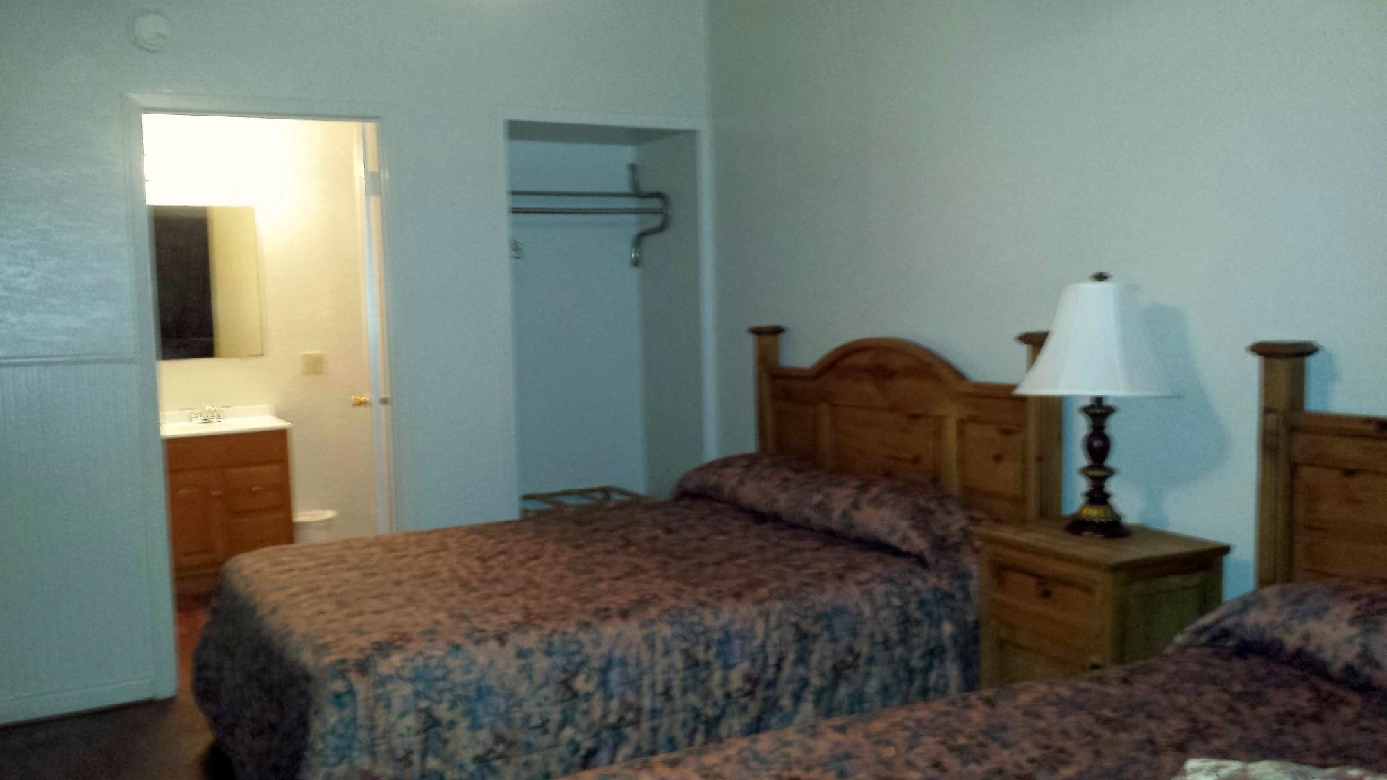 Lodging at Fort Clark Springs-客卧