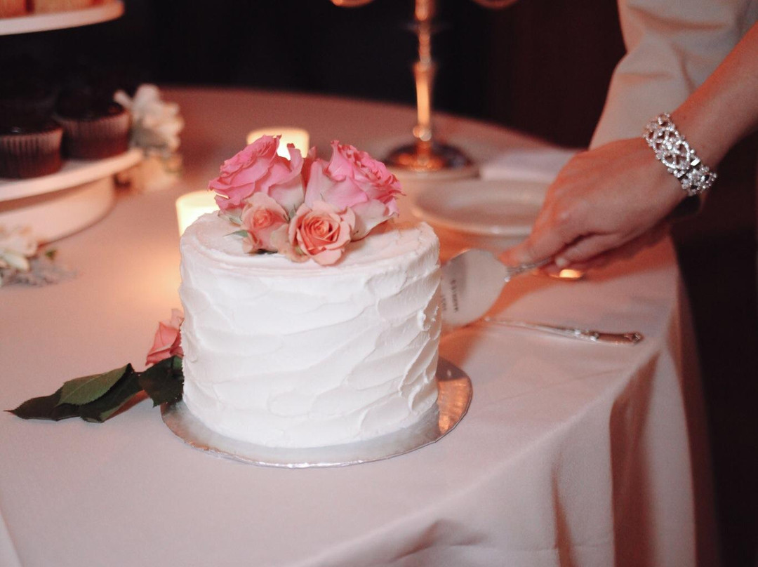 Yulee餐馆和美食-Bliss Cupcakery & More