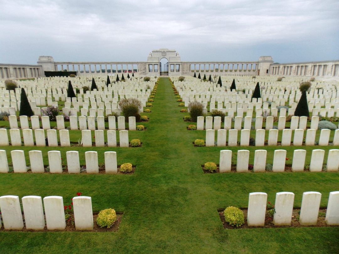 Pozieres Memorial景点图片