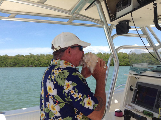 Chubby's Tropical Adventures-迈尔斯堡海滩必去景点