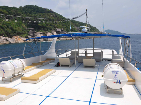 西海岸潜水员-查龙必去景点