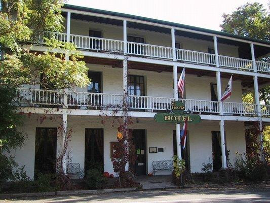 St. George Hotel主图