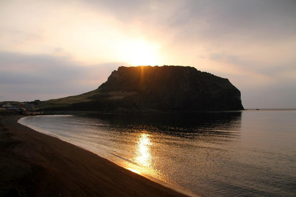 城山日出峰-西归浦市必去景点