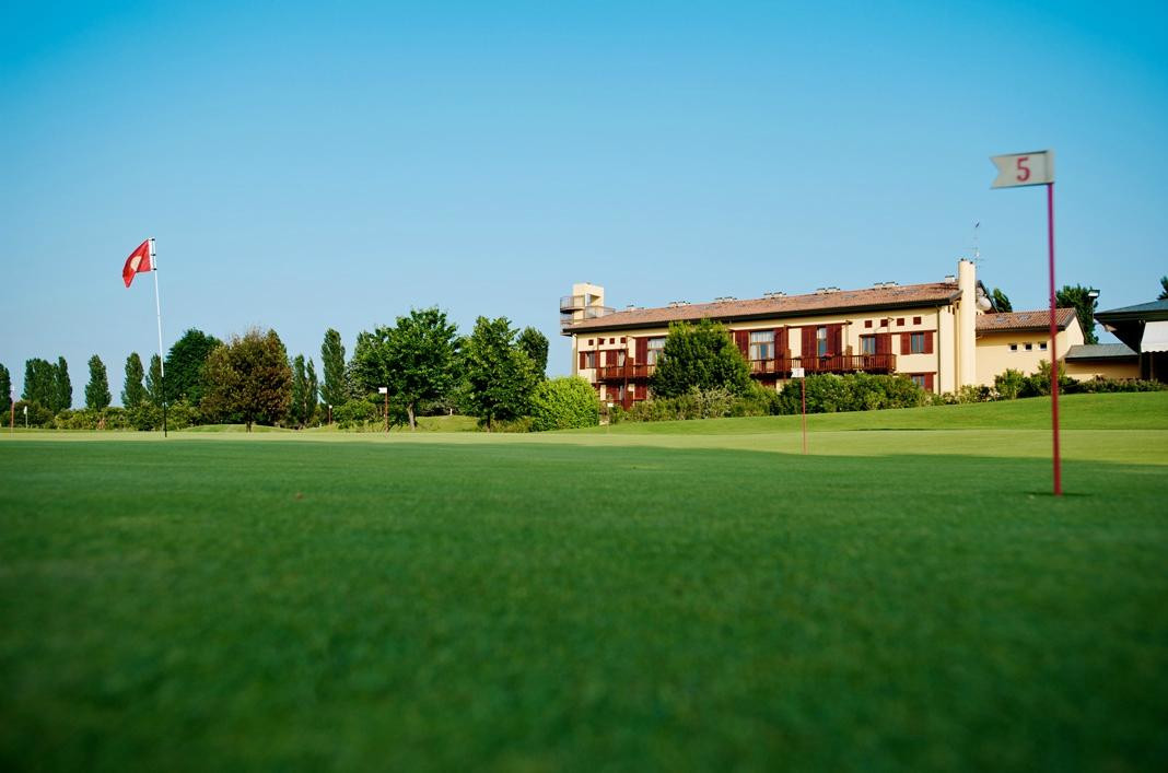 Hotel Golf Inn主图