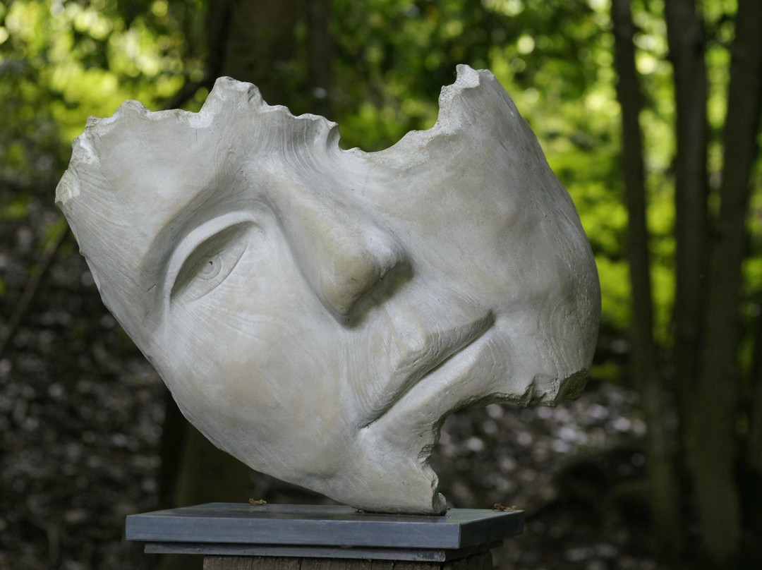 Hannah Peschar Sculpture Garden景点图片