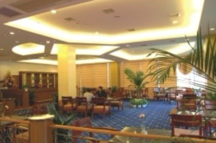 欧宝大酒店主图