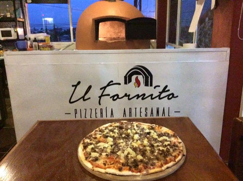 Santiago Momoxpan餐馆和美食-Il fornito pizzería