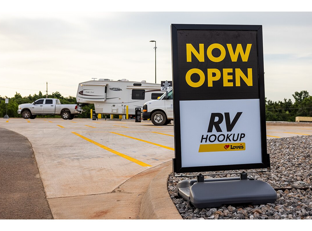 Love's RV Hookup-Bellefontaine OH 810