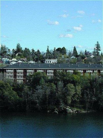 佛森酒店住宿-纳托马旅店