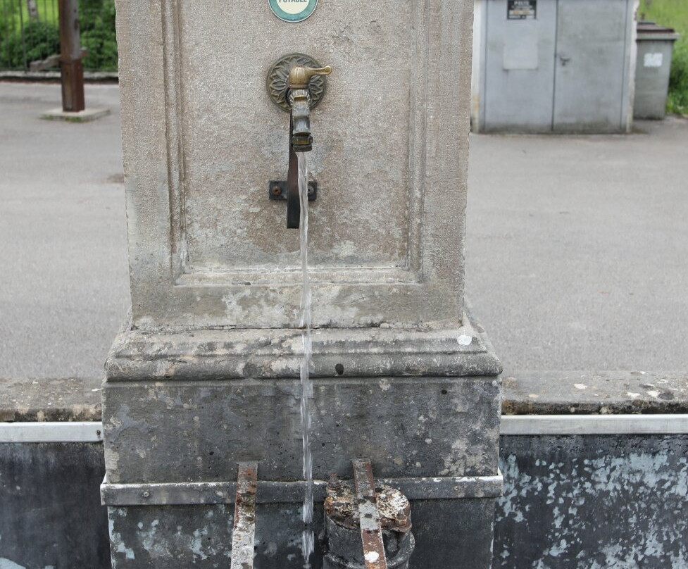 Fontaine rue du chalet-La Marre必去景点
