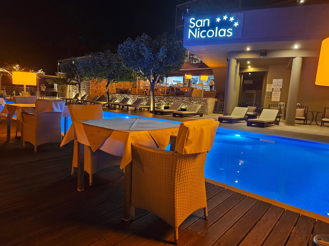 圣尼古拉斯度假酒店主图