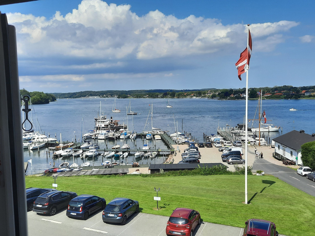 图恩斯酒店主图