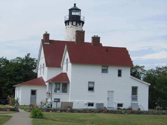 Point Iroquois Light Station景点图片