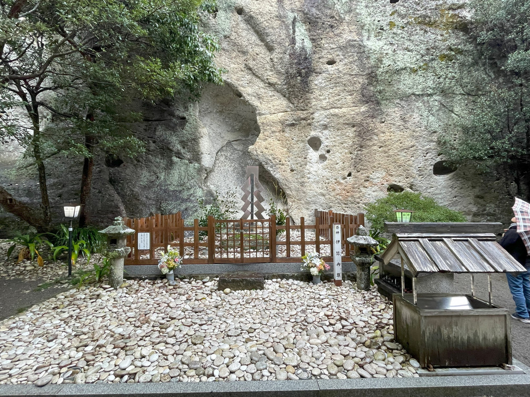 Hanano Iwaya Caves景点图片