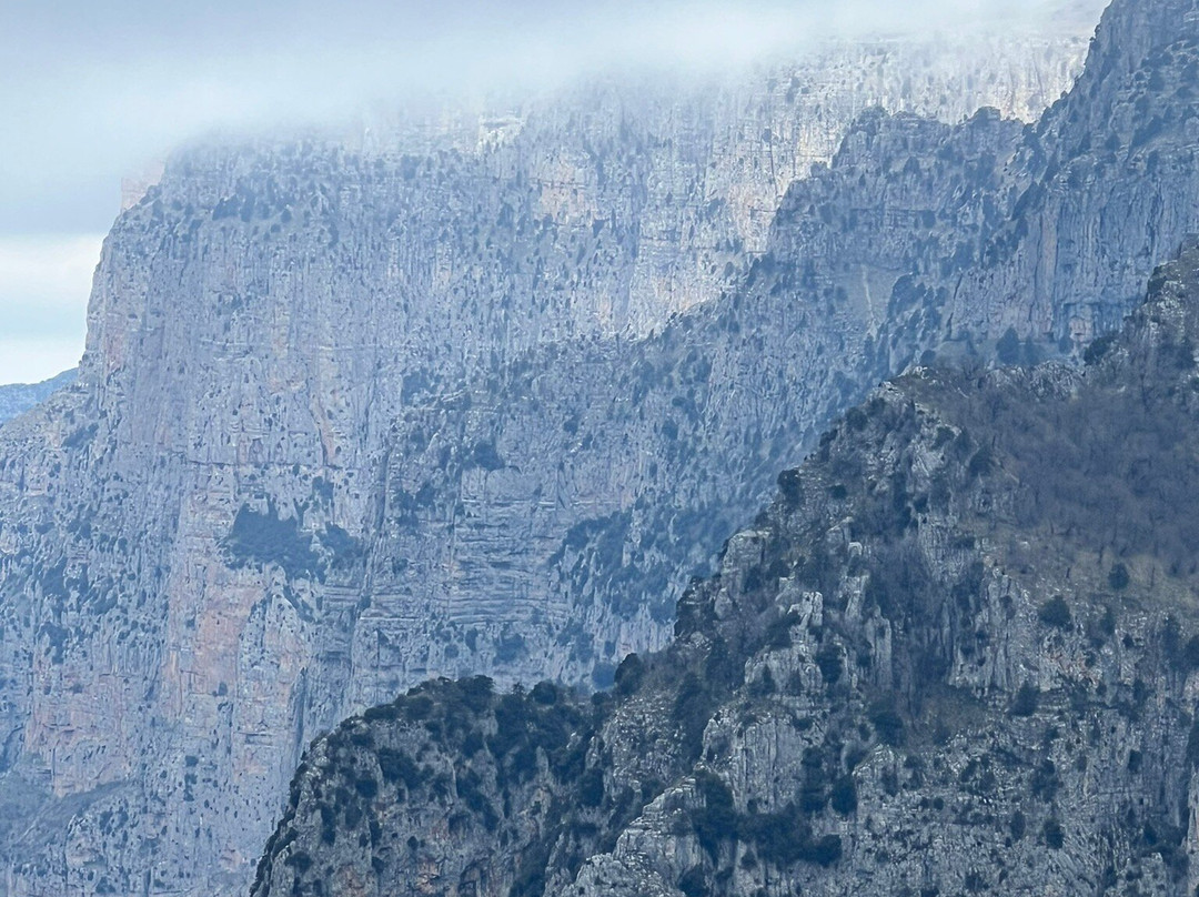 Hotel Drakolimni主图