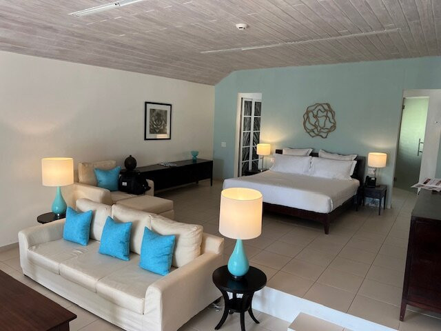 卡莱尔湾酒店主图