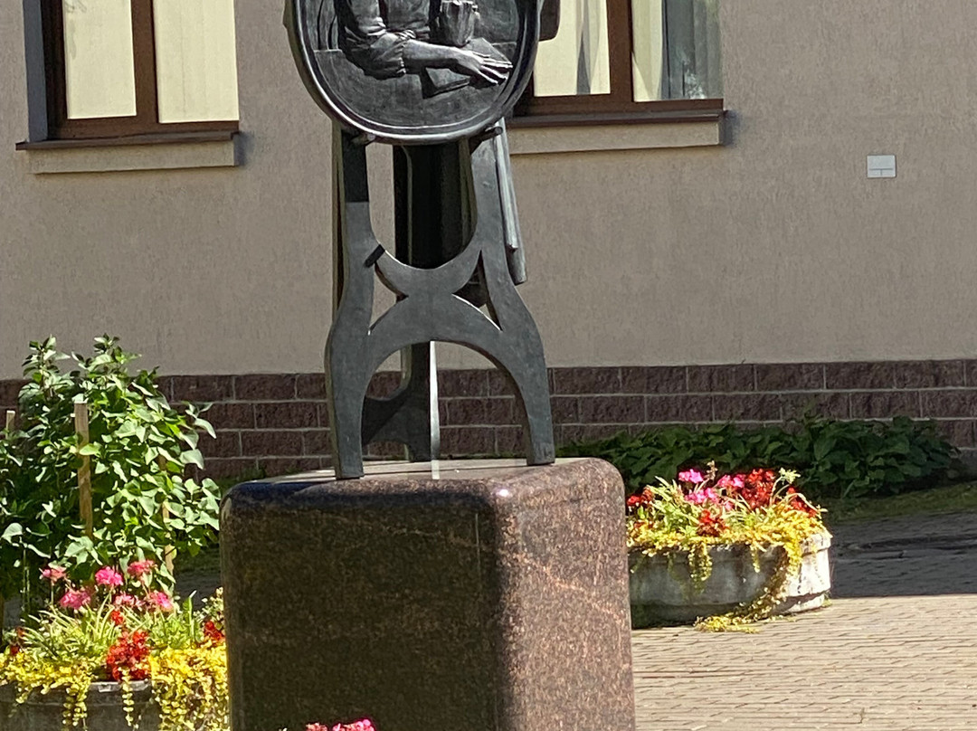 Monument to Anna Akhmatova景点图片