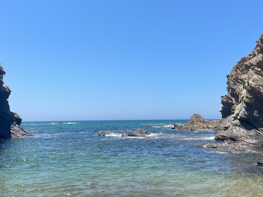 Praia de Porto Covinho景点图片