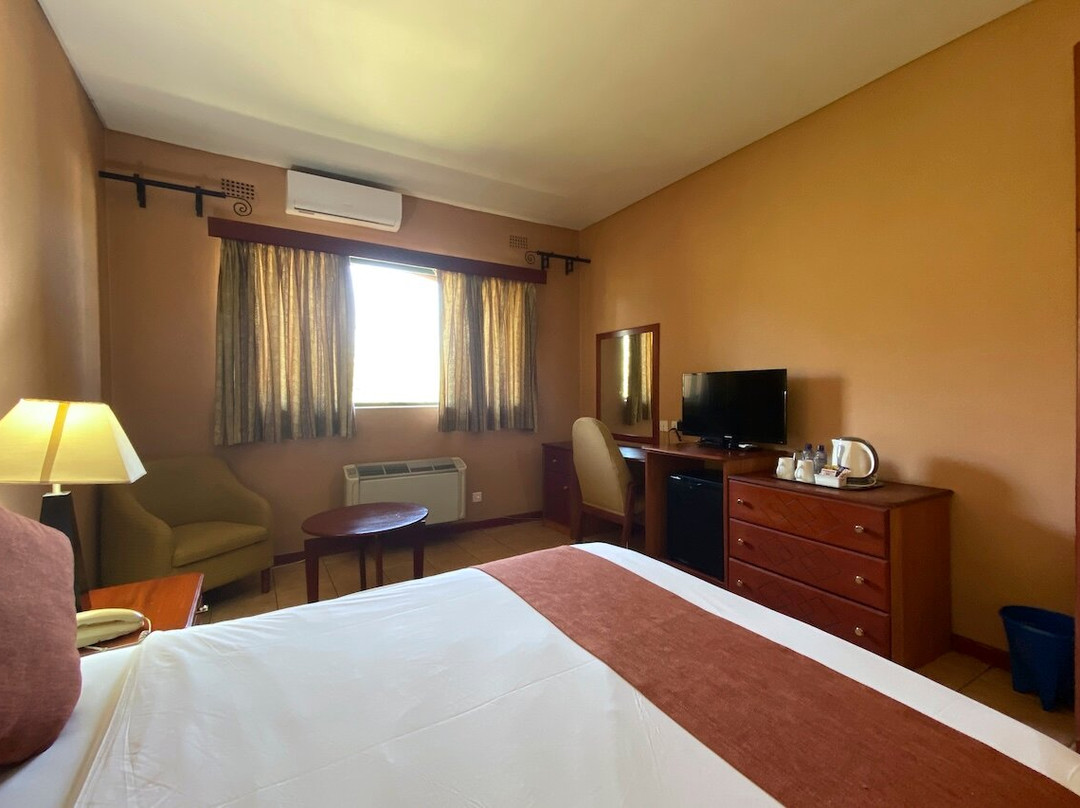 M'kango Golfview Hotel主图