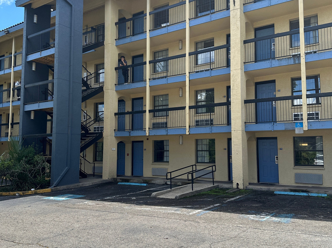 Days Inn by Wyndham Gainesville University I-75主图