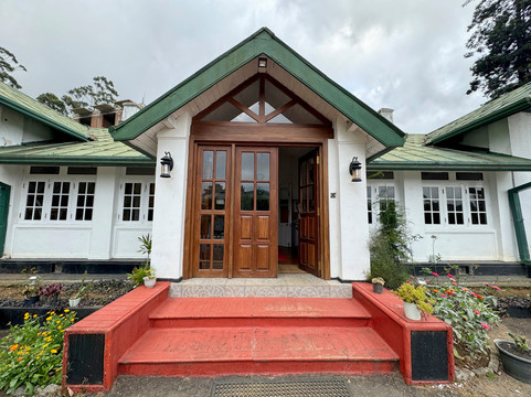 特列文酒店主图