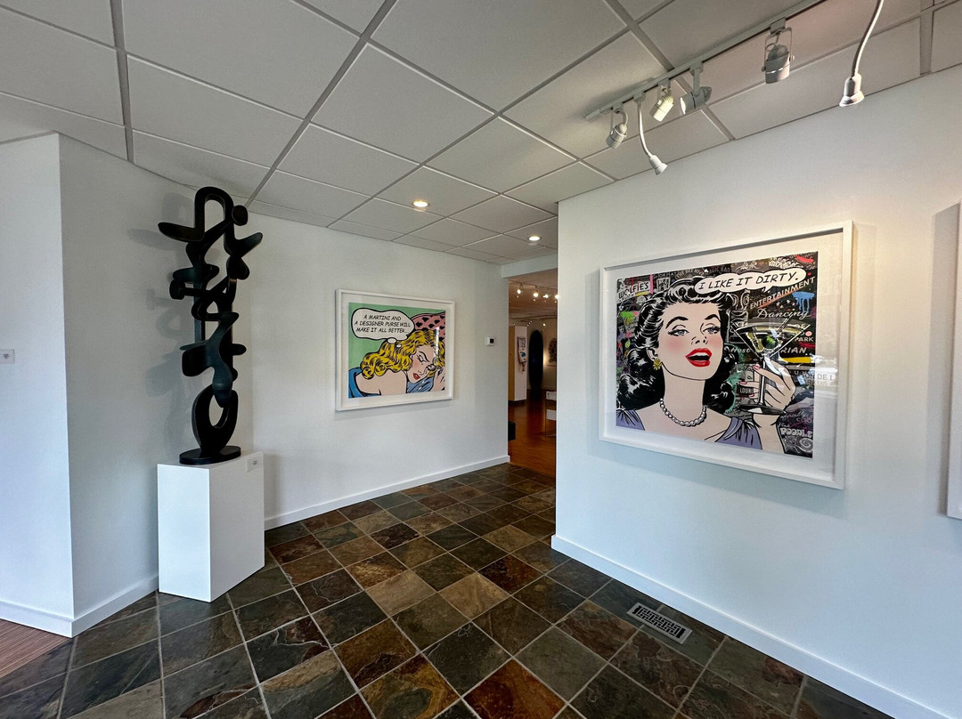 The White Room Gallery景点图片
