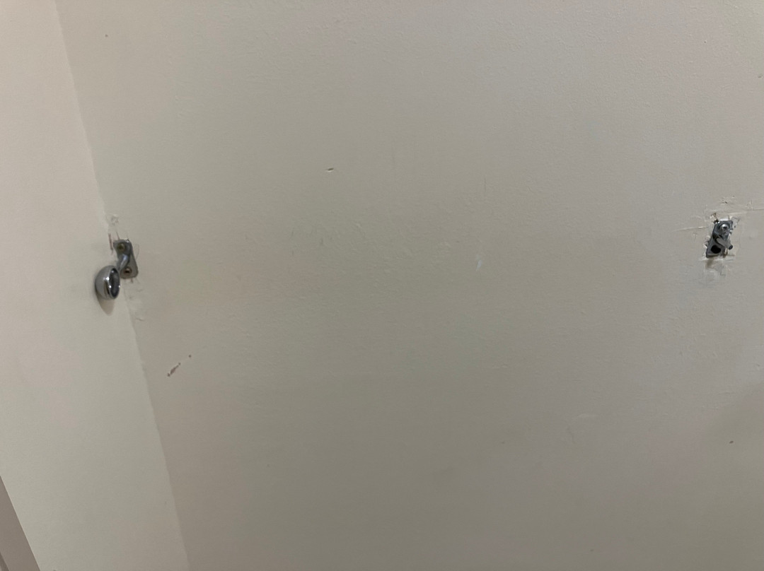 草莓河畔酒店主图