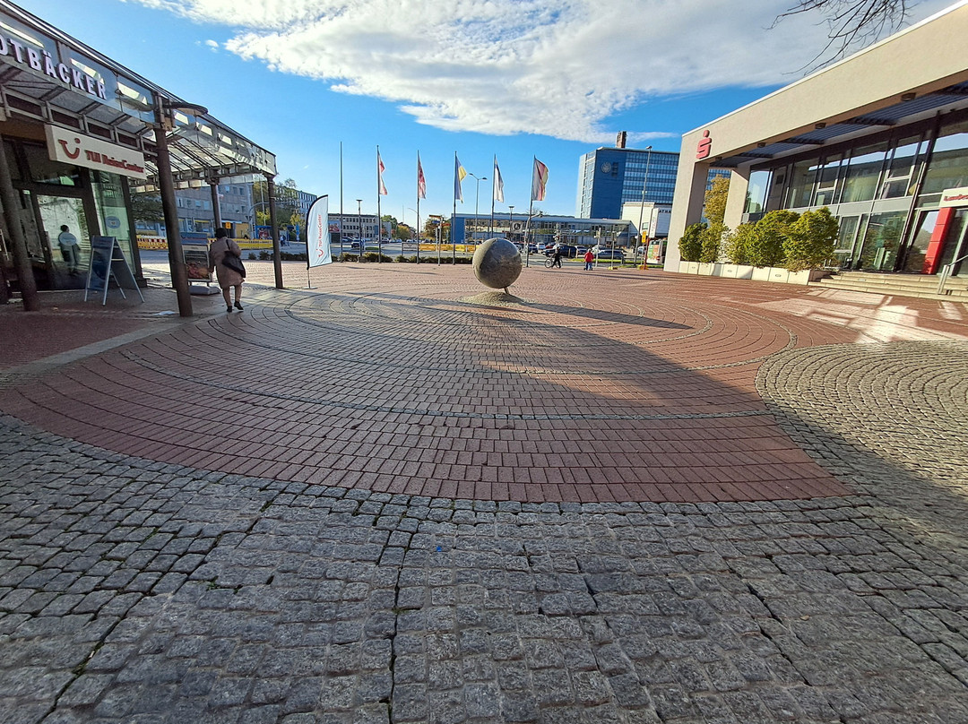 Platz Der Städtepartnerschaft-萨尔茨基特必去景点