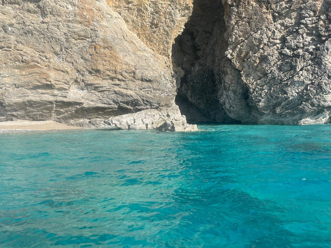 Triton Marine Tours-Paleokastritsa必去景点