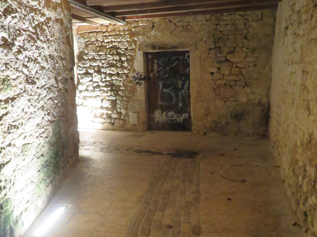 Jonzac, France. Rue De Champagnac景点图片