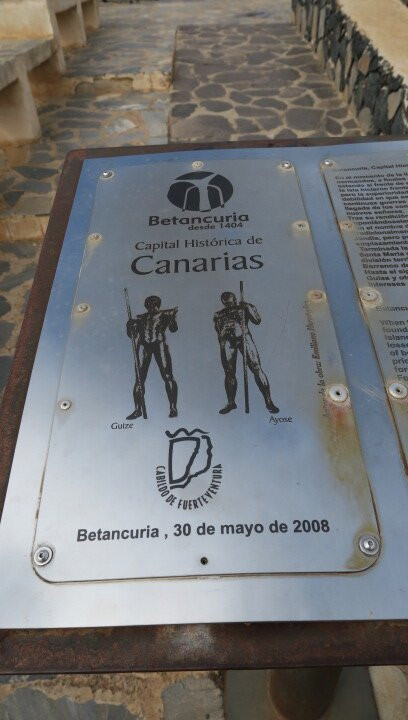 Morro Velosa Statues景点图片