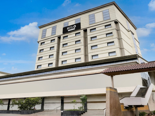 Super Townhouse Anand