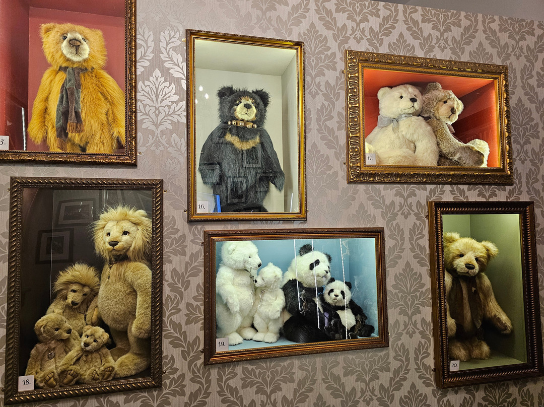 Charlie Bears Gallery & Shop-朗塞斯顿必去景点