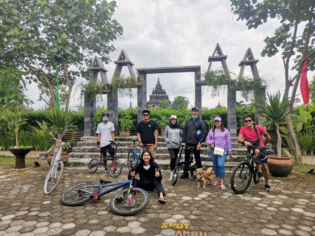 Jogja Cycling tour and Bike rental景点图片