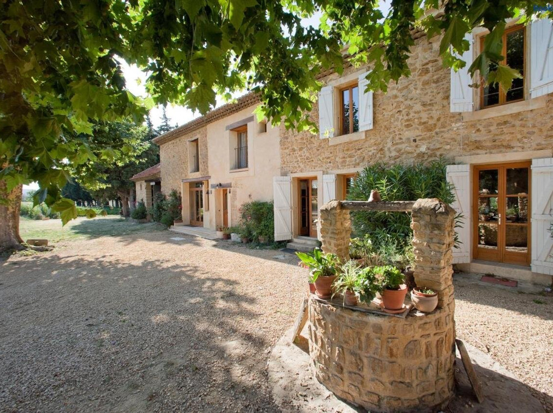 Serignan-du-Comtat酒店住宿-La Ferme du Midi