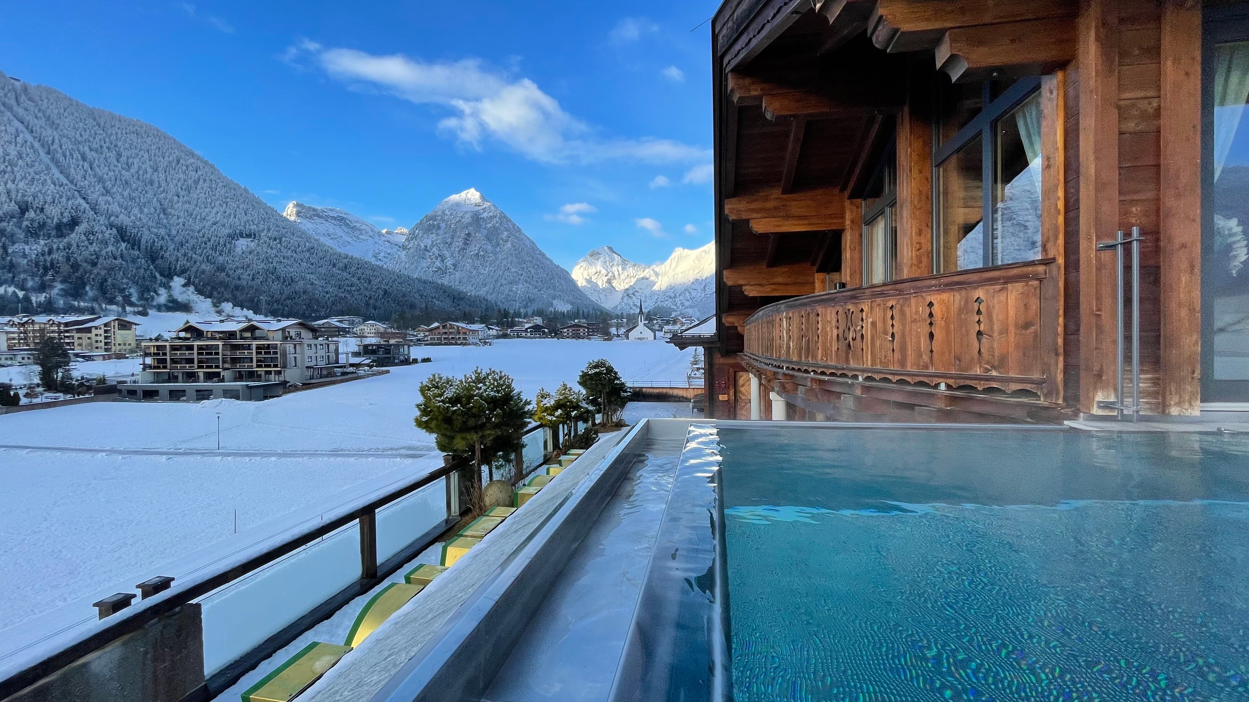 Das Karwendel - Ihr Wellness Zuhause am Achensee-泳池
