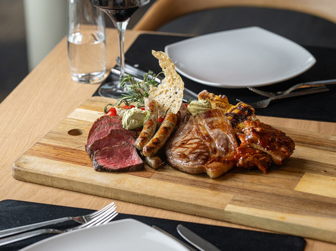 拉亨滨海酒店主图