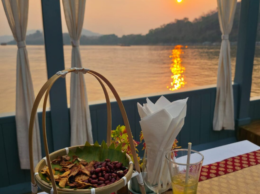 Victoria Xiengthong Cruise-琅勃拉邦必去景点
