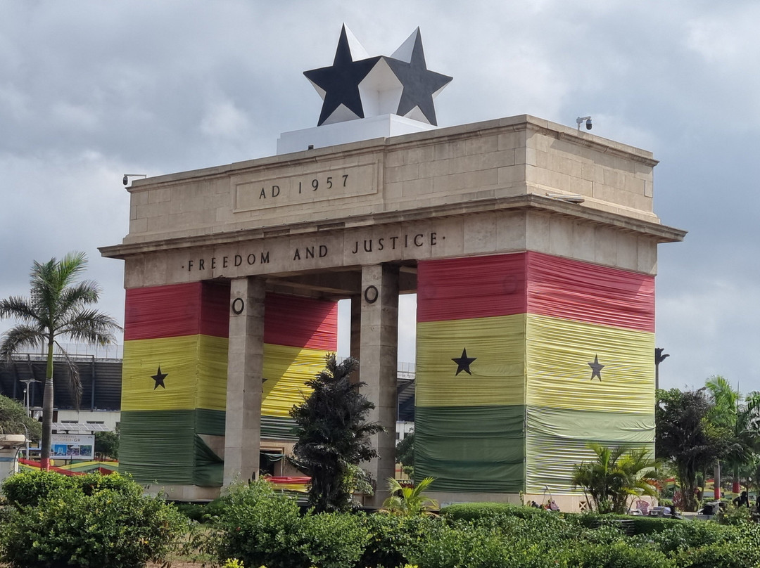 Black Star Gate-阿克拉必去景点