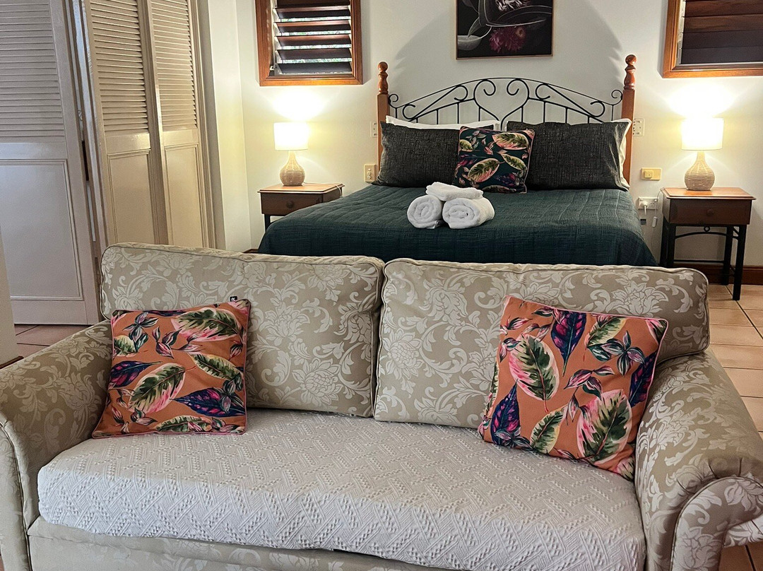 Eden House Retreat主图