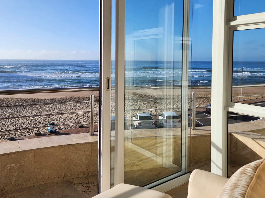 Waves of Grace Seafront Villa主图