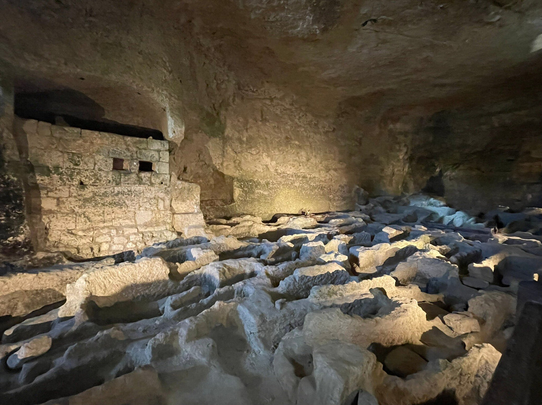 Monolithic Church of Saint-Jean of Aubeterre-Aubeterre-sur-Dronne必去景点
