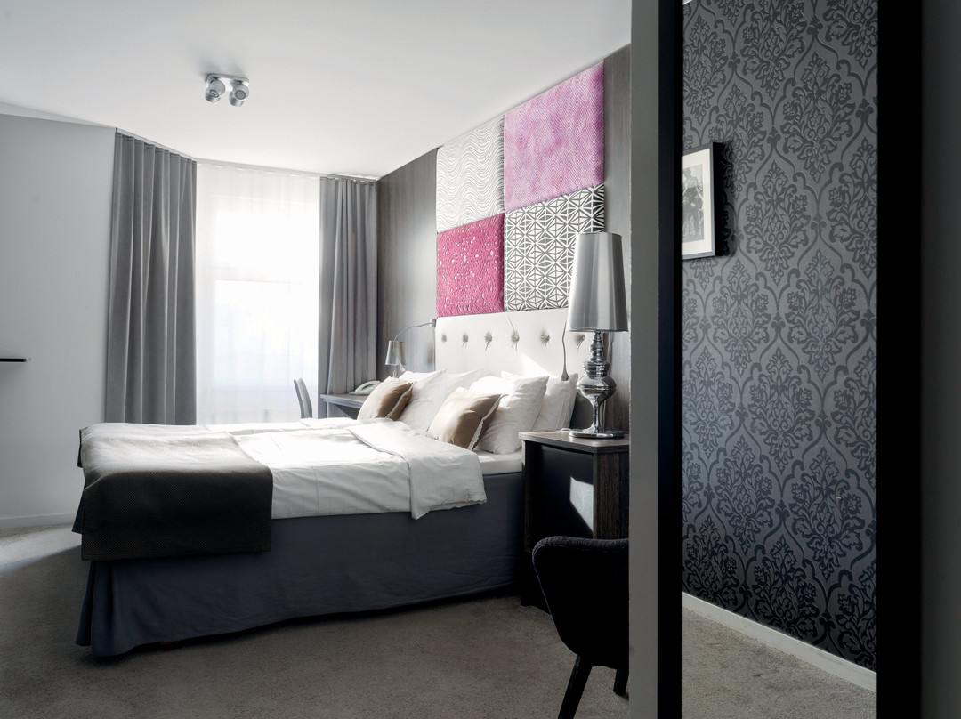 City Hotel主图