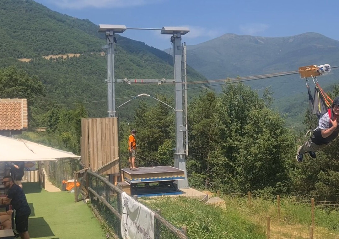 Tirolina Ordesa Pirineo景点图片