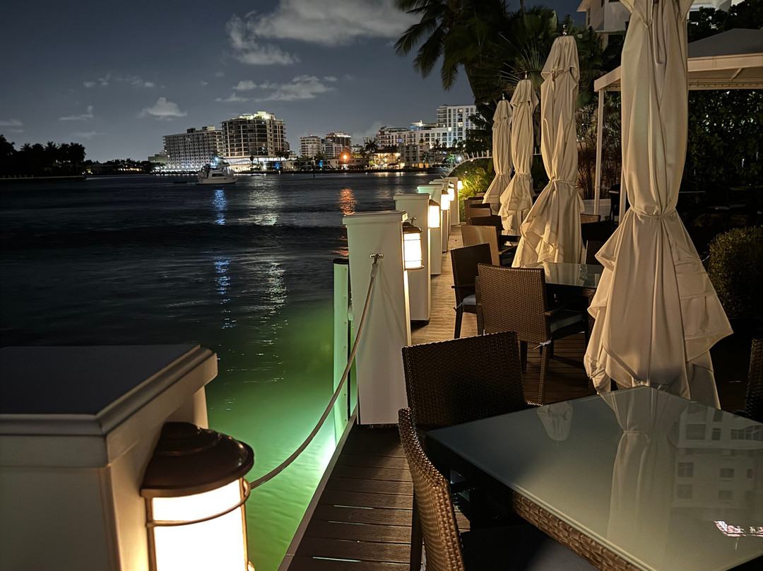 The Pillars Hotel & Club主图