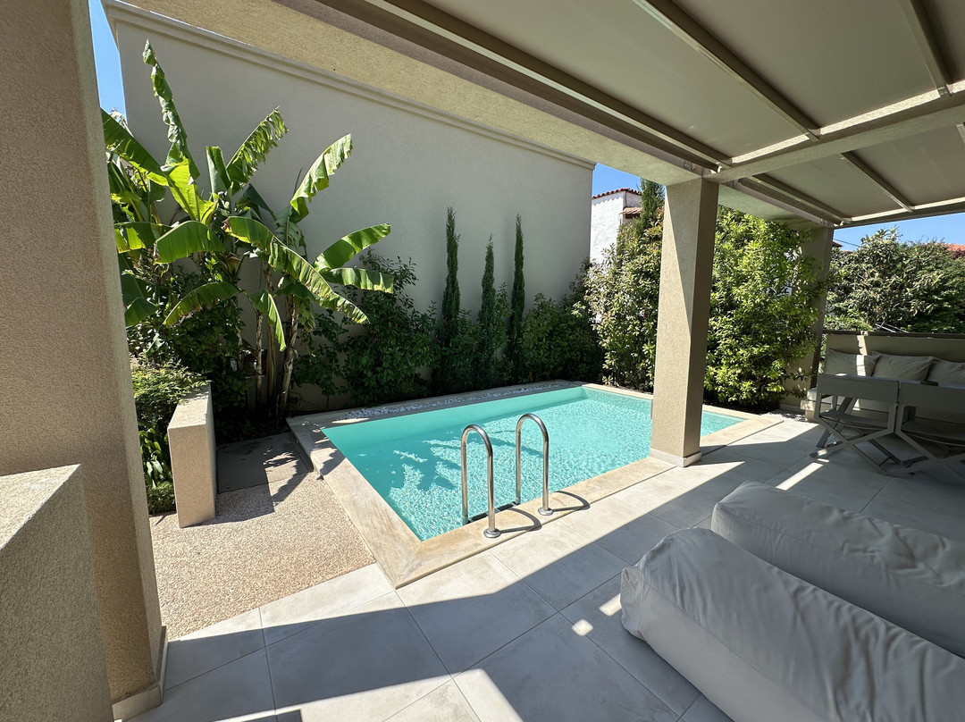 Cavo Delea Villas & Suites