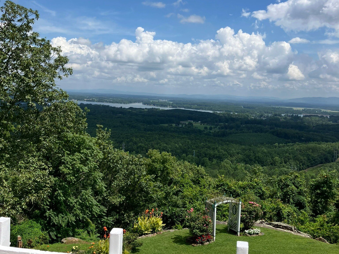 The Secret Bed and Breakfast Lodge主图